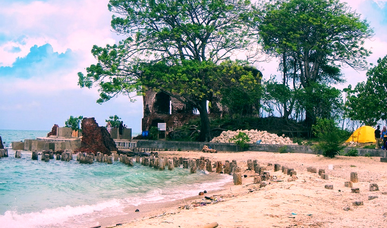 3 Deretan Pulau yang Angker di Indonesia